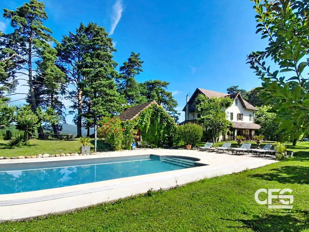 maison/villa 9 pièces à YENNE (73170)